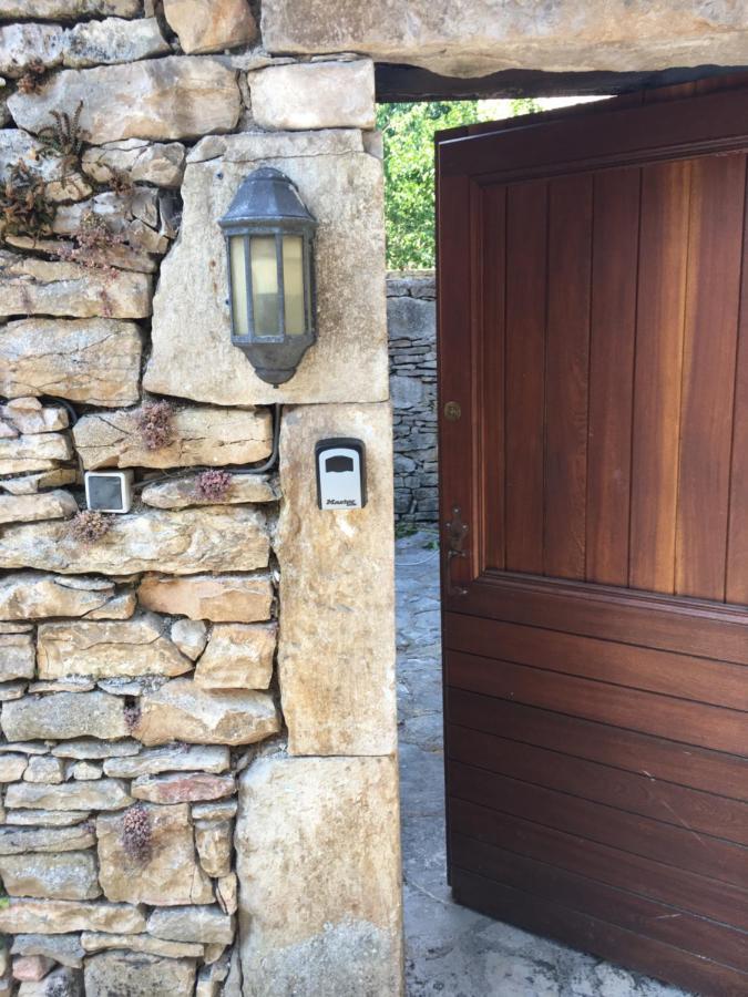 Maison En Pierres Au Coeur Du Village Medieval De Villeneuve المظهر الخارجي الصورة