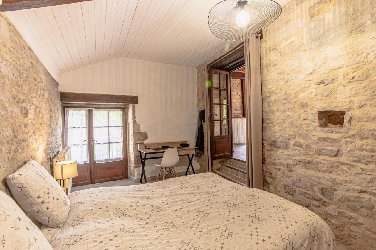 Maison En Pierres Au Coeur Du Village Medieval De Villeneuve المظهر الخارجي الصورة