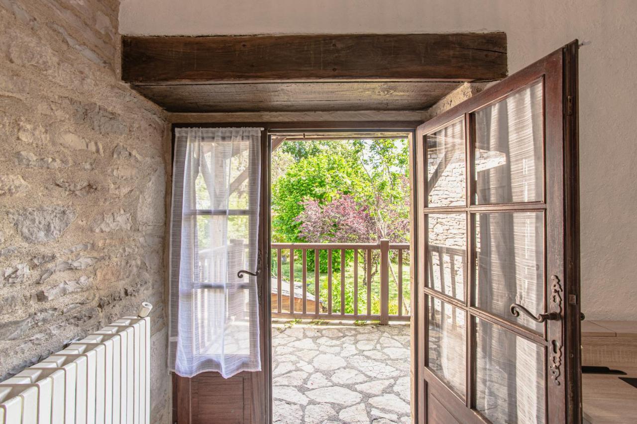 Maison En Pierres Au Coeur Du Village Medieval De Villeneuve المظهر الخارجي الصورة