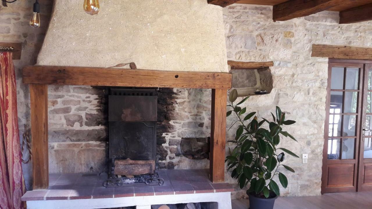 Maison En Pierres Au Coeur Du Village Medieval De Villeneuve المظهر الخارجي الصورة